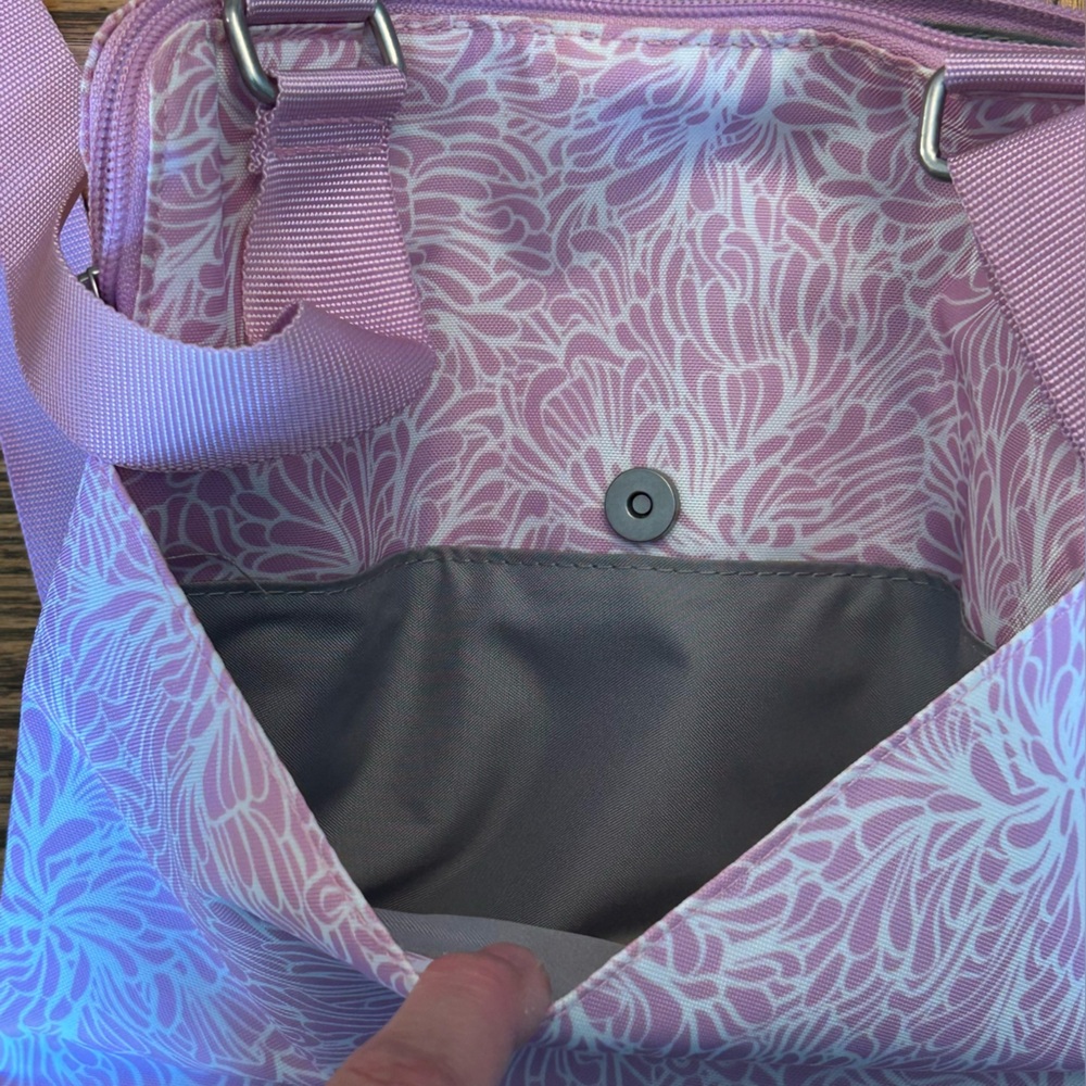 Baggallini Pink Floral Crossbody Bag 3 Outside Zip Pockets adjustable Strap - Picture 9 of 14